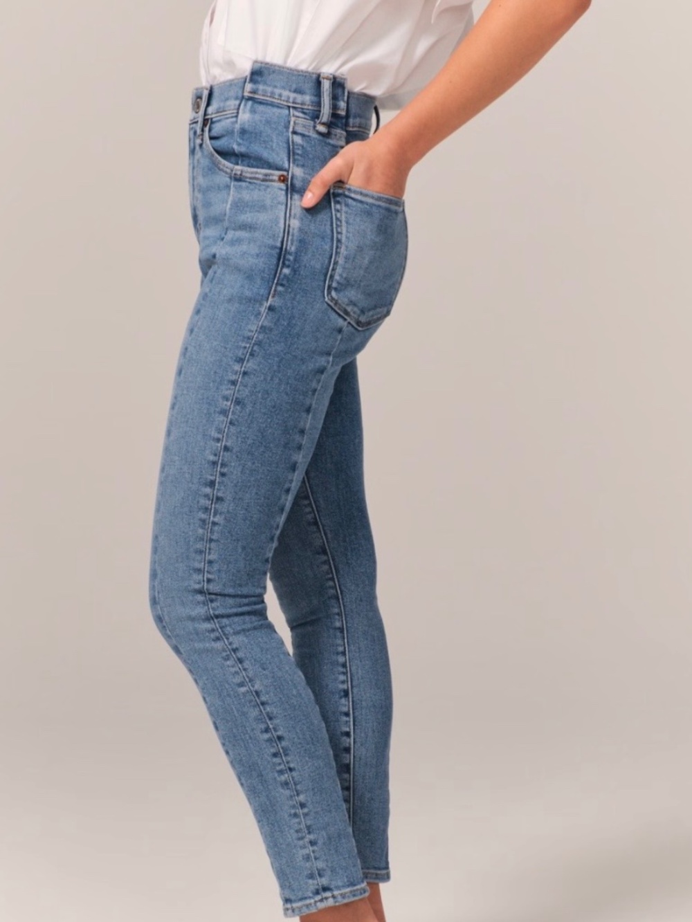 EUC Abercrombie & Fitch Simone High Rise Super Skinny Jeans Mid-Wash Size 28